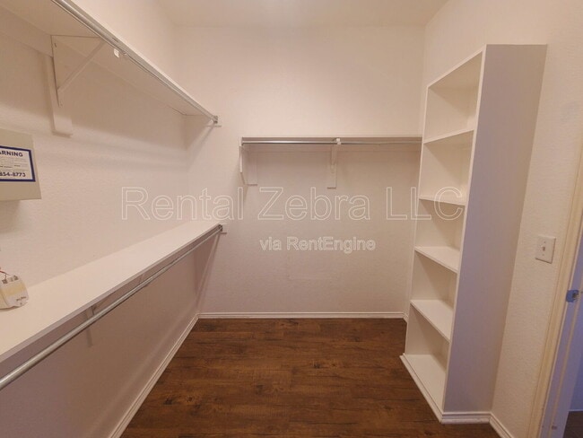Building Photo - 8062 Raleigh Dr