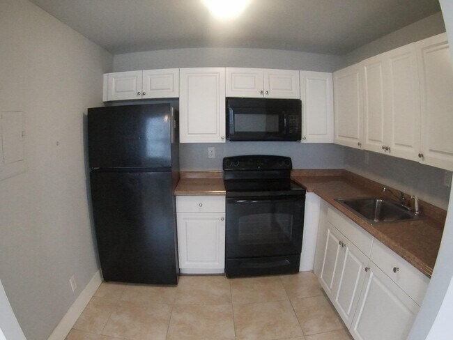 Building Photo - 258 Normandy F