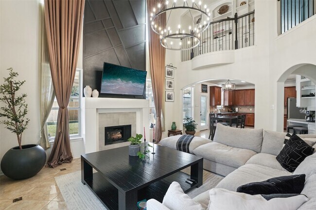 Building Photo - 14 Carmel Chase Ct