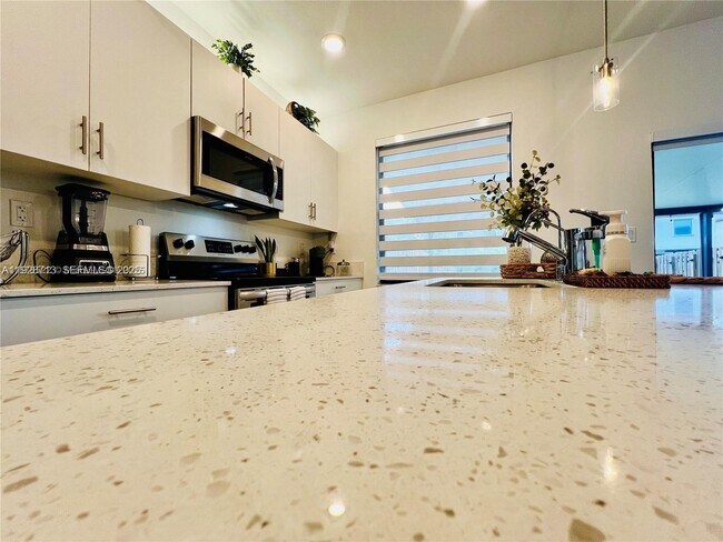 Building Photo - 25532 SW 108th Ave