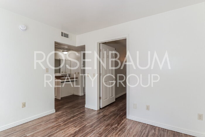 Building Photo - 770 N Dodge Blvd