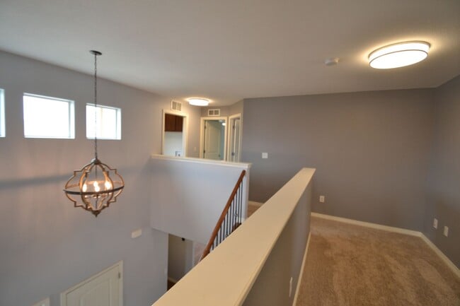 Building Photo - 5 Bed 3.5 Bath 3 Car Garage with AC