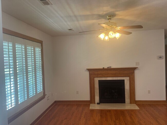 Building Photo - Rancher on 6.79 Acre Lot