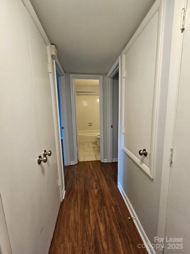 Building Photo - 4604 Coronado Dr