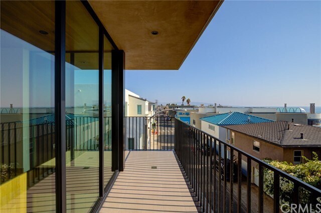 Building Photo - 1612 Ocean Dr