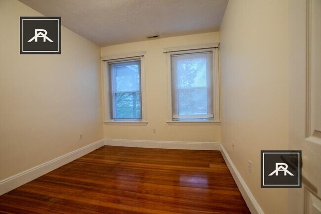 Building Photo - 2 bedroom in Brookline MA 02446