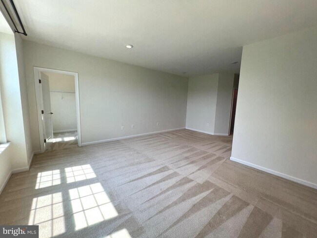 Building Photo - 8005 Orchard Grove Rd