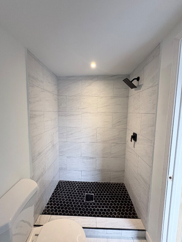 Building Photo - 2104 8th Ave