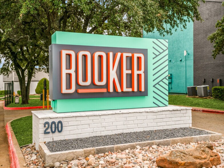 Building Photo - The Booker