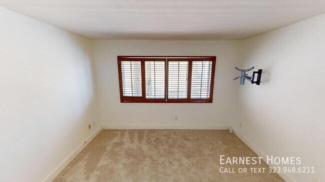 Building Photo - 14850 Hesby St