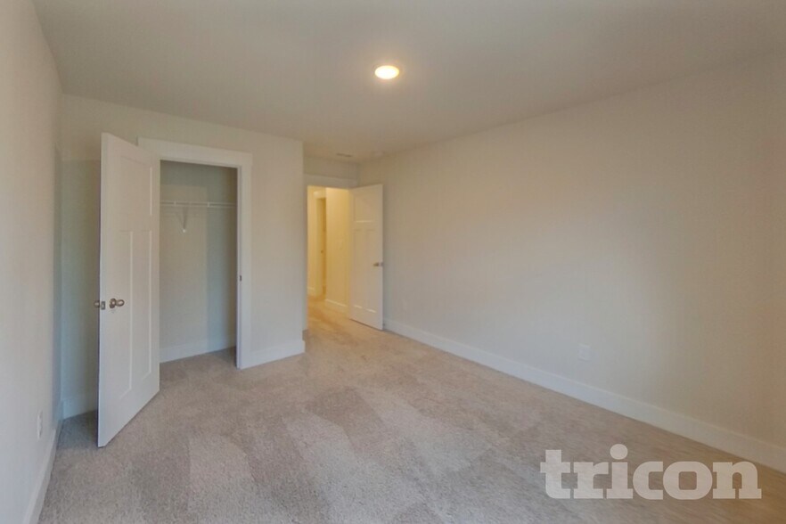 Building Photo - 308 Allenby Ln