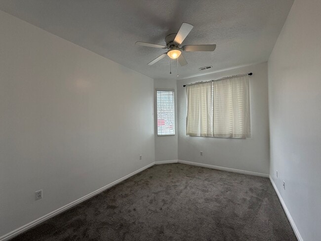 Building Photo - Updated 3-Bedroom Home in Woods Cross!