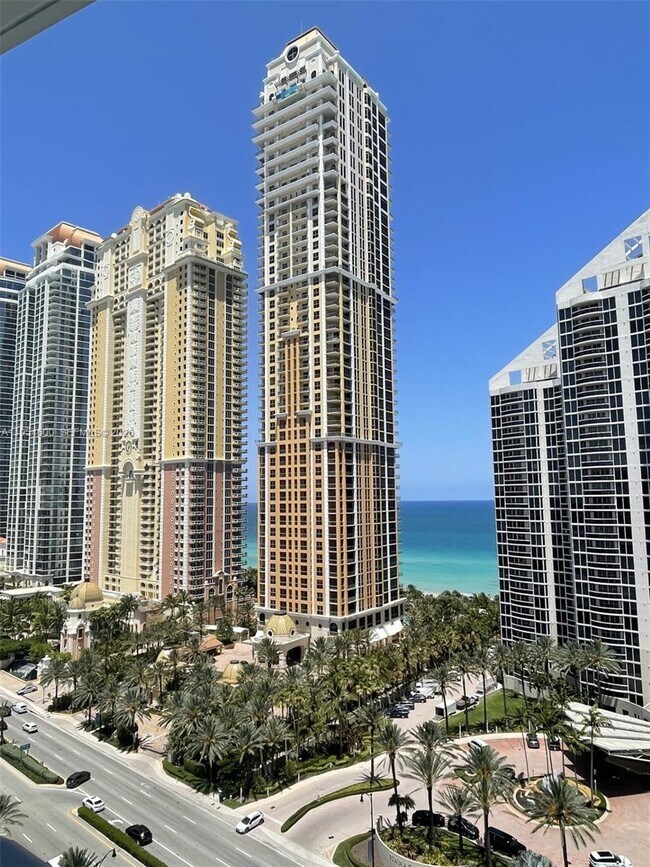 Building Photo - 17550 Collins Ave