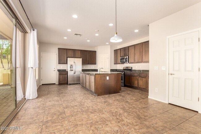 Building Photo - 21051 W Wycliff Dr