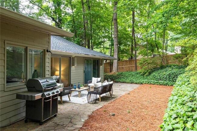 Building Photo - 4198 Lake Rill Ct