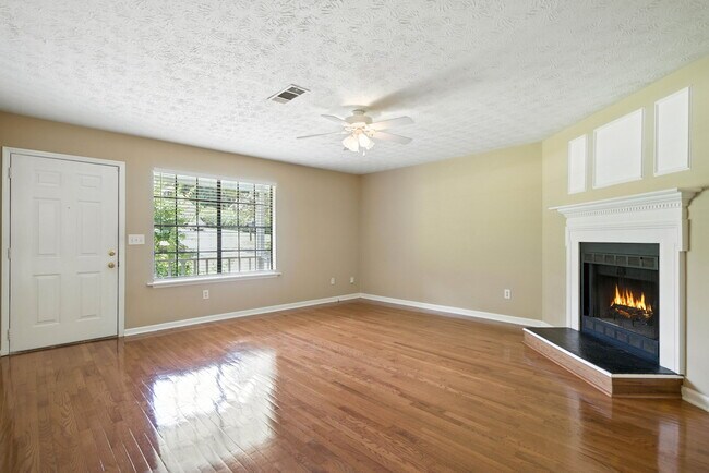 Building Photo - 3045 Wildflower Ln SW