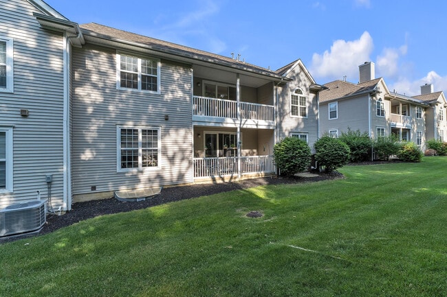 Building Photo - 2950 Hunley Dr