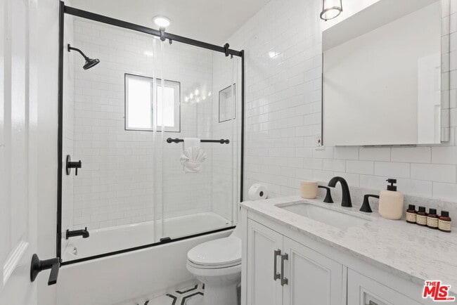 Building Photo - 1224 N Ogden Dr