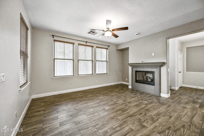 Building Photo - 15340 W Dahlia Dr