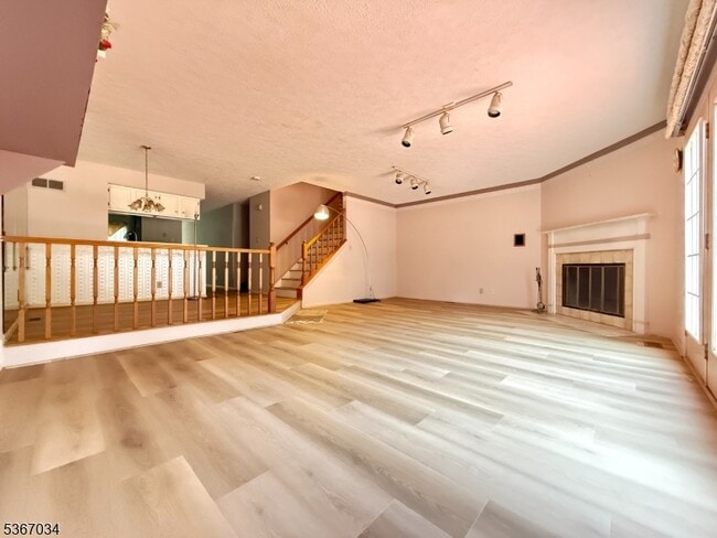 Building Photo - 82 Castleton Rd