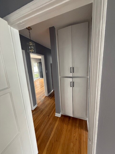 Building Photo - 14732 Burbank Blvd