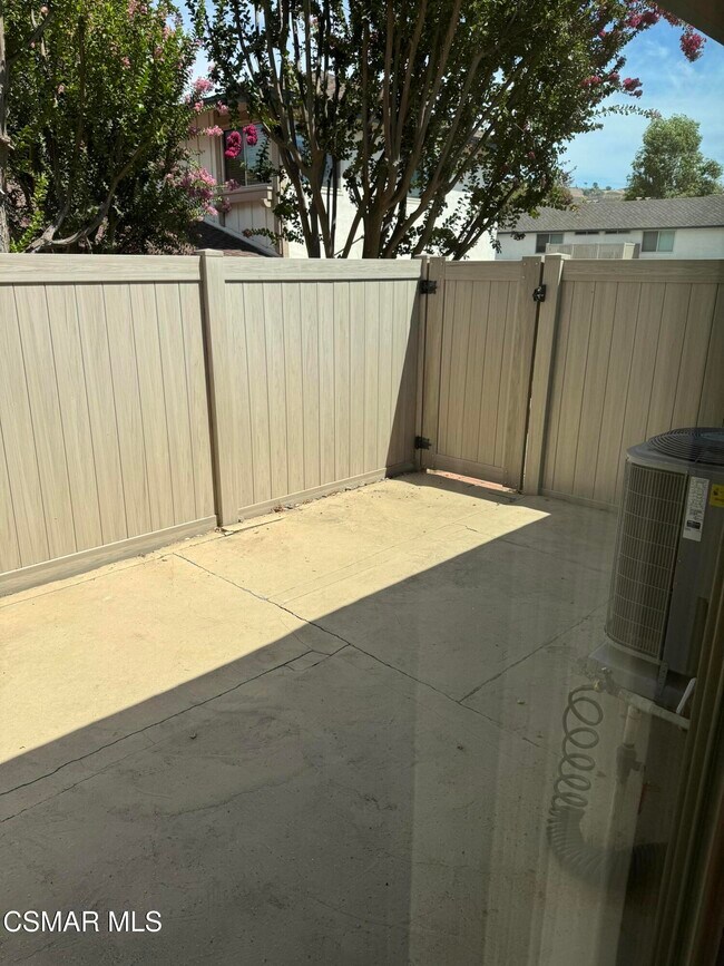 Building Photo - 1652 Orinda Ct