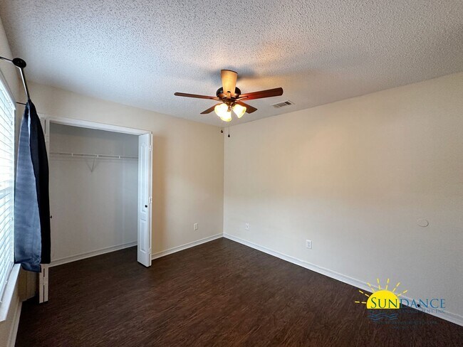 Building Photo - Adorable 3 Bedroom Home located  in Fort Walton Beach Home!
