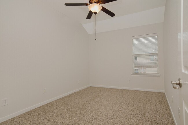Building Photo - 7 Bettina Ln