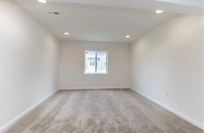 Building Photo - 10279 Benjamin Way