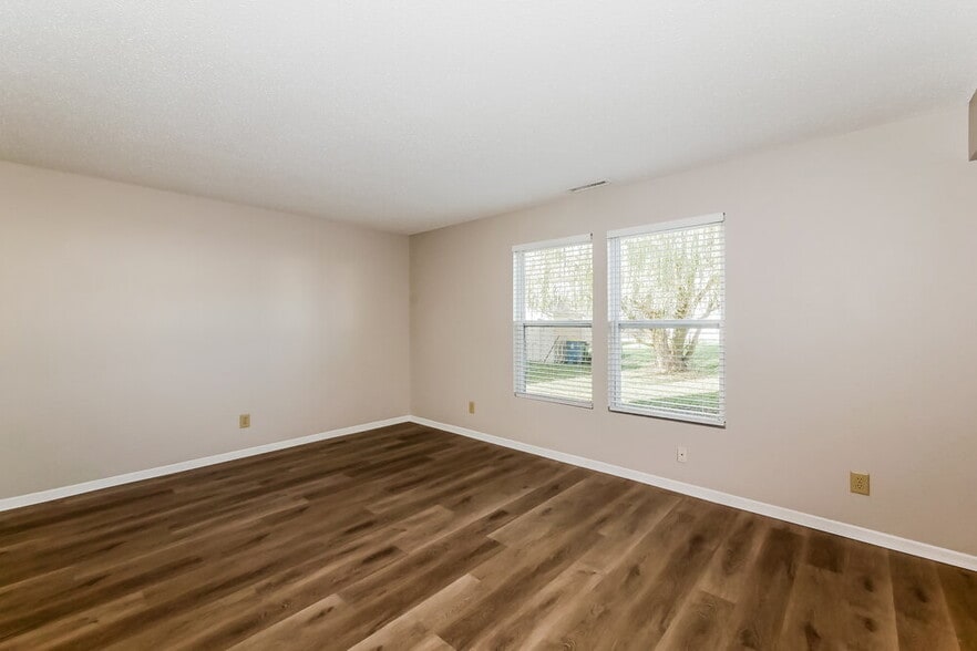 Building Photo - 8036 States Bend Dr