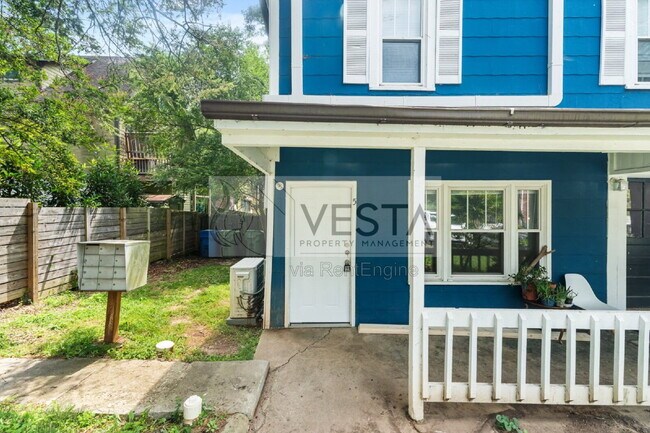 Building Photo - 4 Farrwood Ave