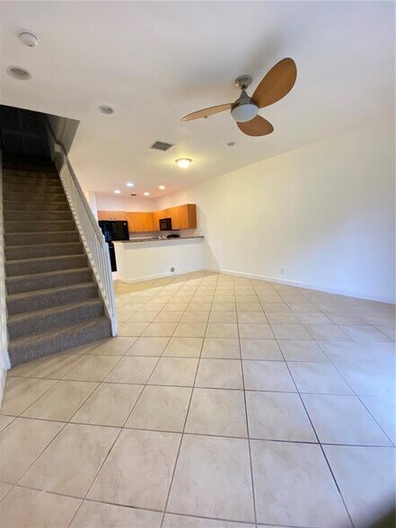Building Photo - 3503 NW 14th Ct