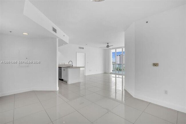 Building Photo - 7900 Harbor Island Dr