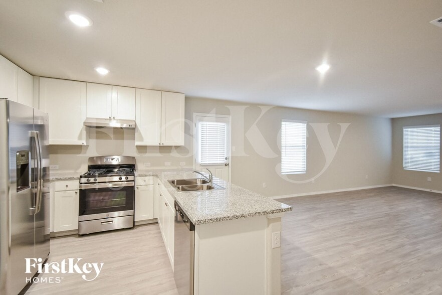 Building Photo - 10815 Giacconi Dr