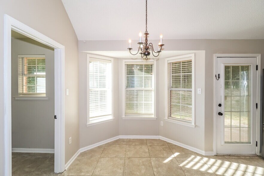 Building Photo - 5639 Camden Cove