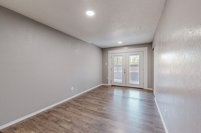 Building Photo - 2830 Floral Rd NW