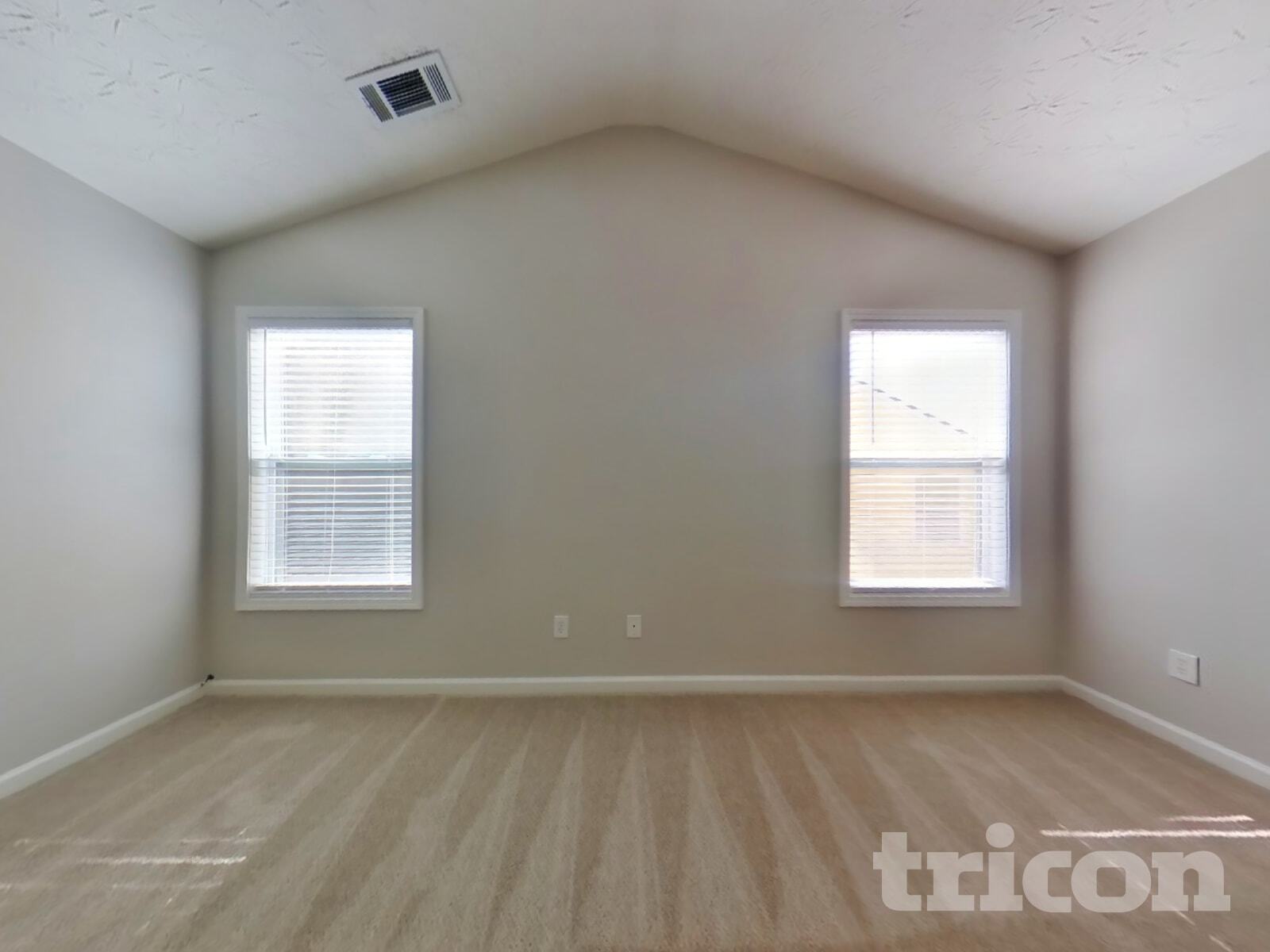 Building Photo - 2345 Village Green Dr