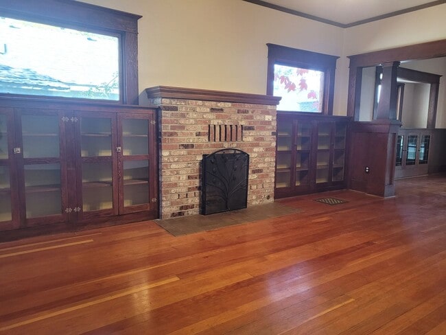 Building Photo - 3 bedroom 2 bath