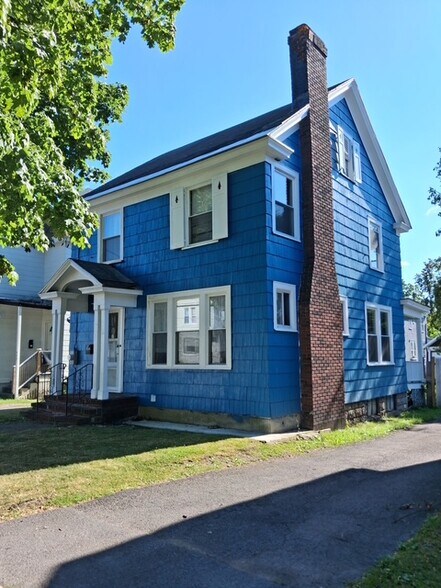 Building Photo - 119 Turin St