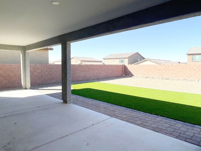 Building Photo - 8010 S Golden Bell Dr