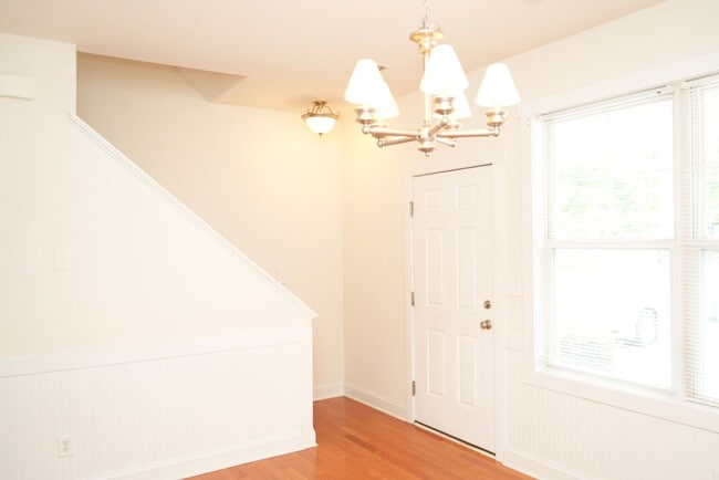 Building Photo - 306 Marquette Ct