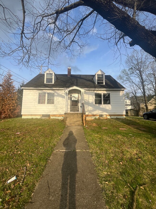 Building Photo - 321 S Clifton Ave