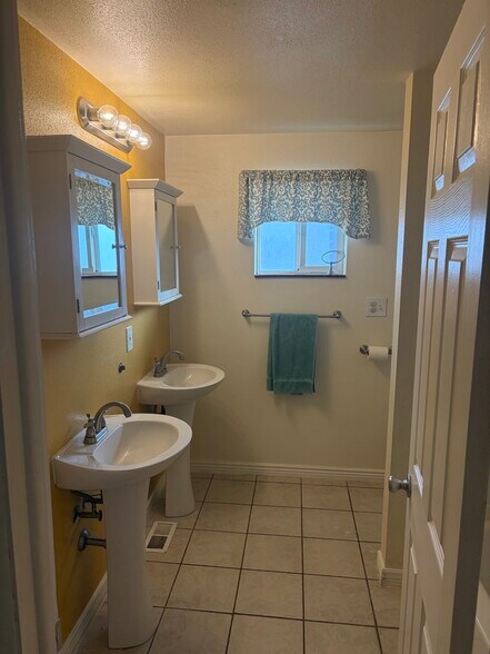 Building Photo - 3747 S Lee Maur St