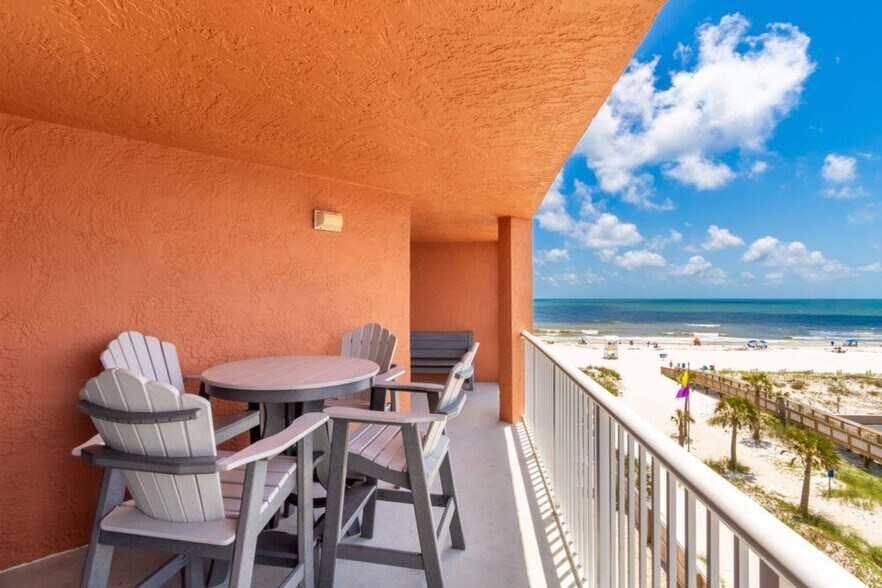 Building Photo - 633 W Beach Blvd