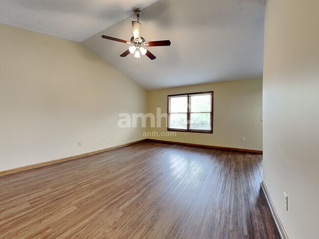 Building Photo - 517 Stone Path Ct