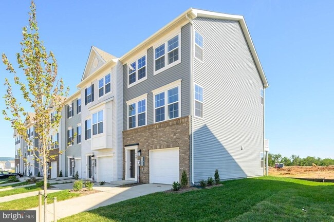 Building Photo - 450 Seeback Dr
