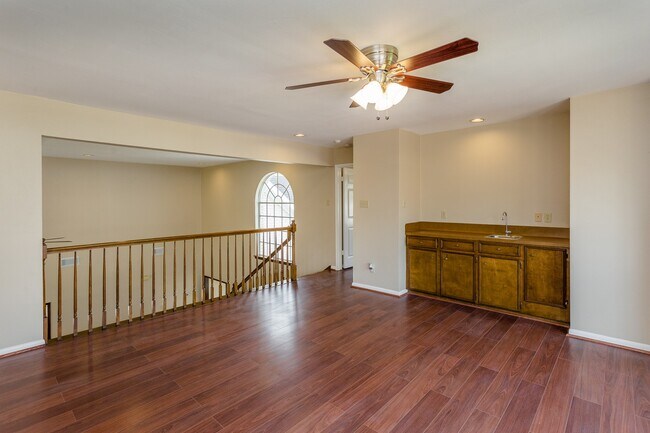 Building Photo - 1703 Plantation Dr