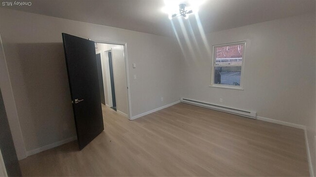 Building Photo - 203 Ludingtonville Rd