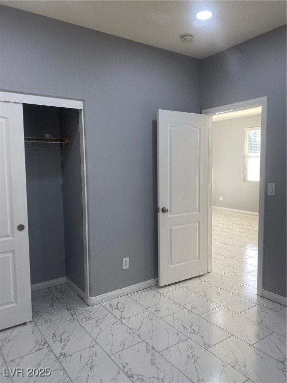 Building Photo - 9541 Vast Valley Ave