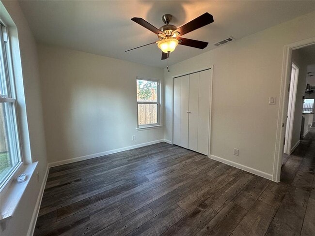 Building Photo - 908 Plateau Cir